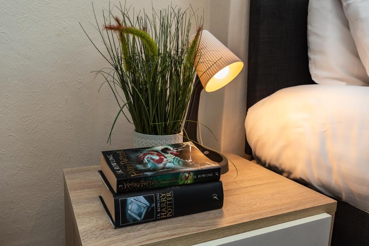 Cheerful 3-Bedroom Douglas House With Patio Southampton Ngoại thất bức ảnh