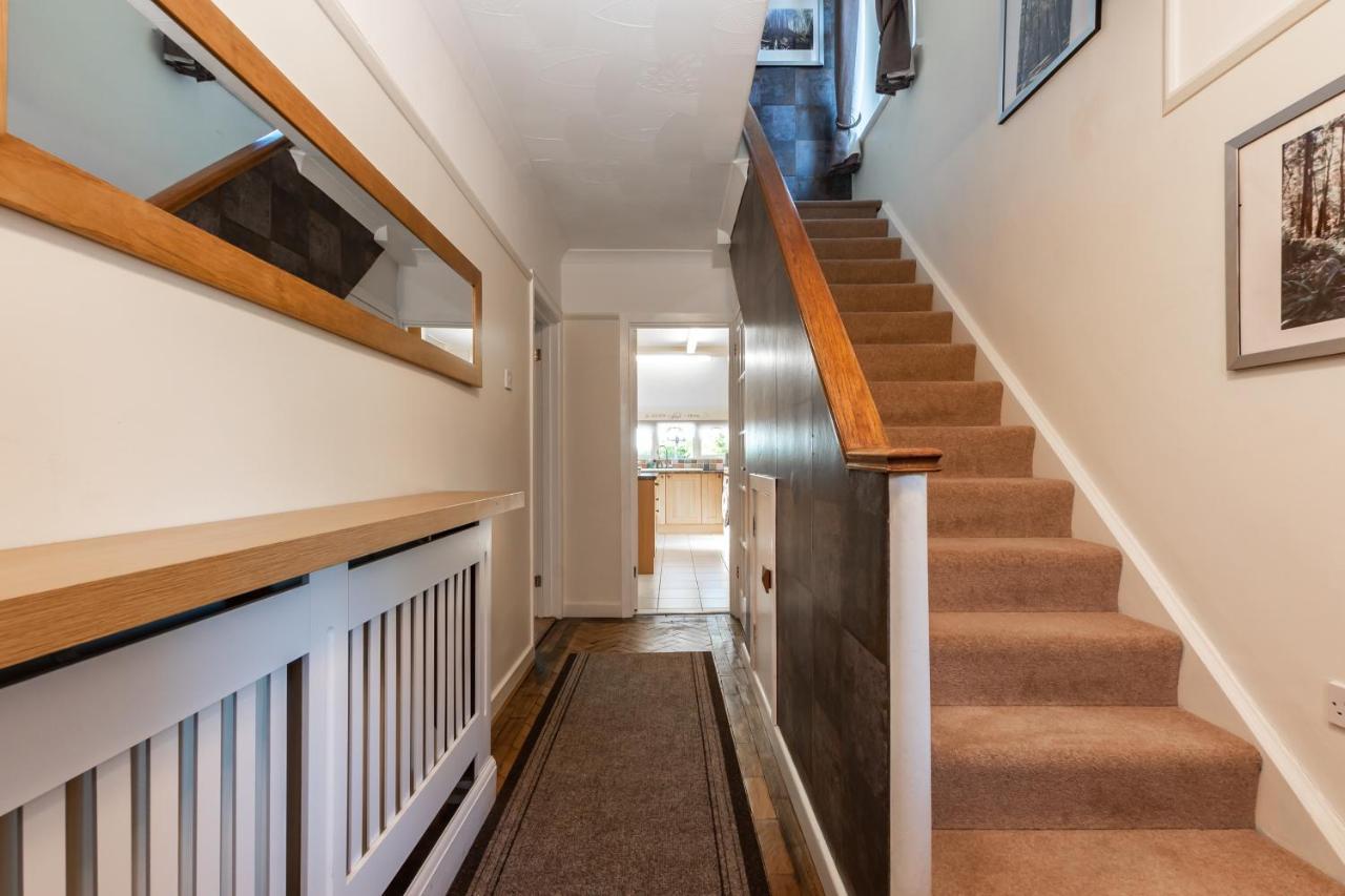 Cheerful 3-Bedroom Douglas House With Patio Southampton Ngoại thất bức ảnh