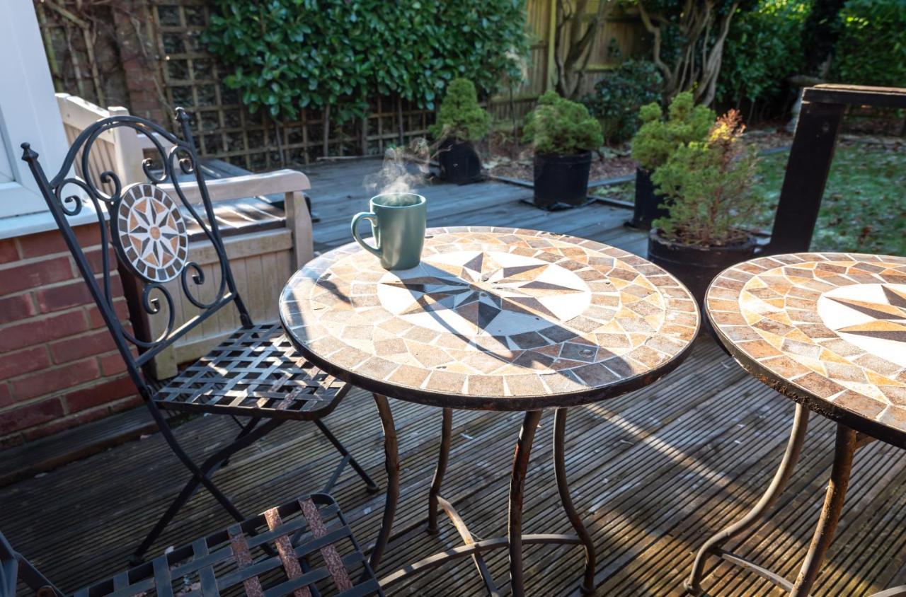 Cheerful 3-Bedroom Douglas House With Patio Southampton Ngoại thất bức ảnh