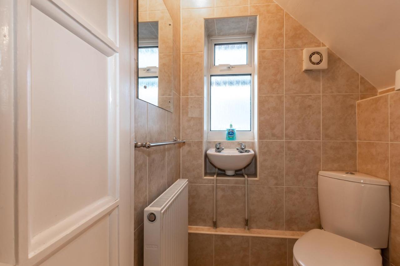 Cheerful 3-Bedroom Douglas House With Patio Southampton Ngoại thất bức ảnh