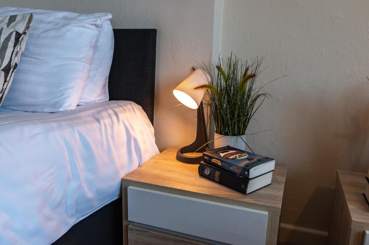 Cheerful 3-Bedroom Douglas House With Patio Southampton Ngoại thất bức ảnh