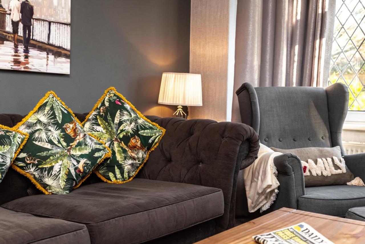 Cheerful 3-Bedroom Douglas House With Patio Southampton Ngoại thất bức ảnh